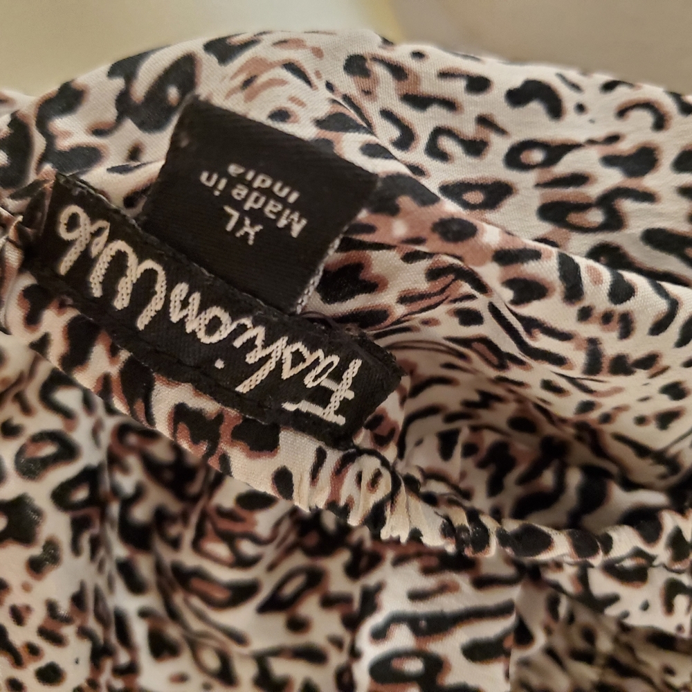 Fashion Web Rompers - Picture 6 of 6